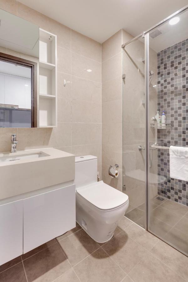 Nha Uyen Service Saigon Royal Căn hộ TP. Hồ Chí Minh